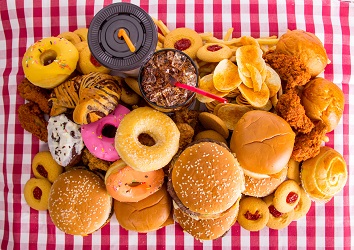 Si può vivere eliminando i cibi raffinati?