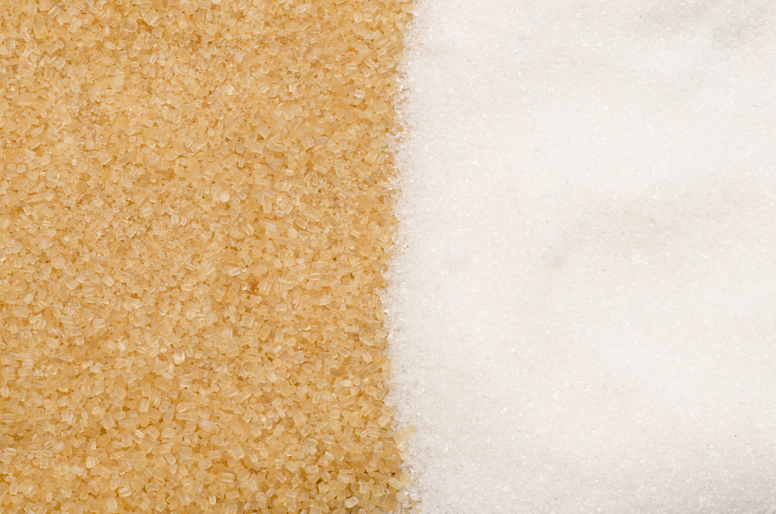 Lo zucchero di canna è migliore di quello bianco?